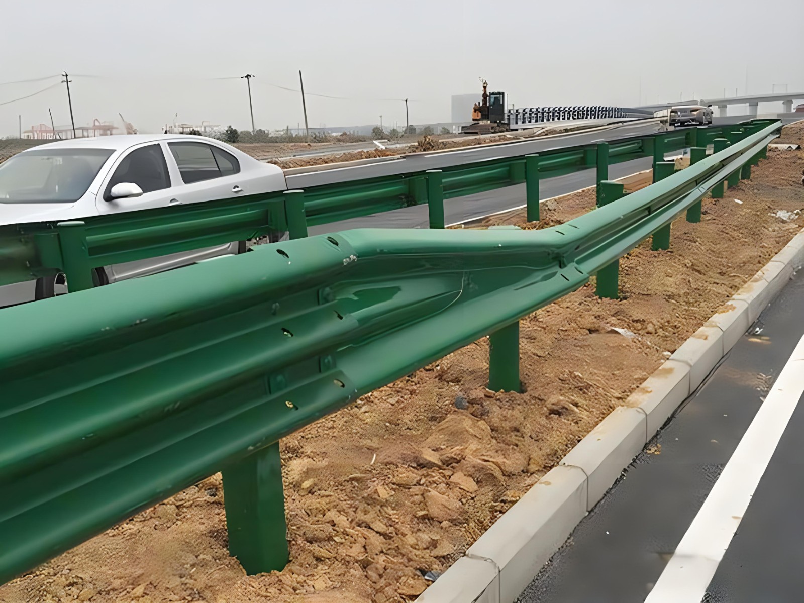 乐山高速波形护栏板日常维护方案确保道路安全新举措